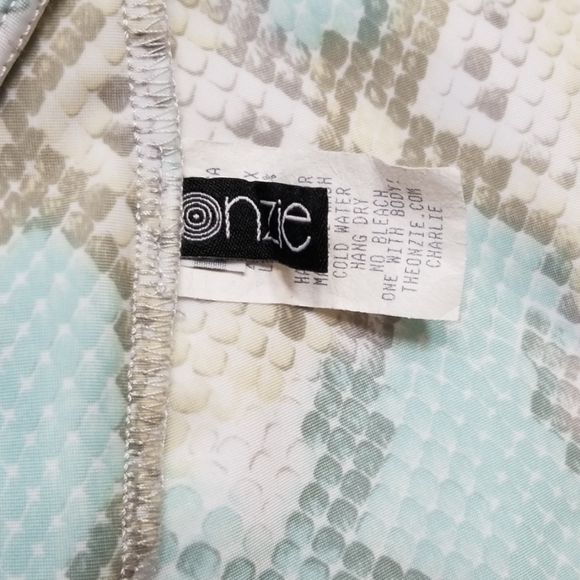 Onzie workout leggings. - Picture 2 of 8